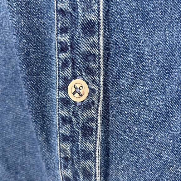 My Weekend Clothes Womens Size Large Denim Blue Jeans Blouse Shirt Top Button - Picture 5 of 9